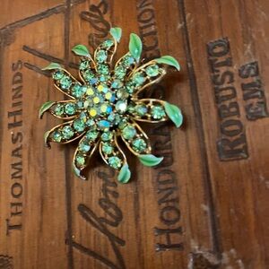 Vintage Green and Gold Brooch